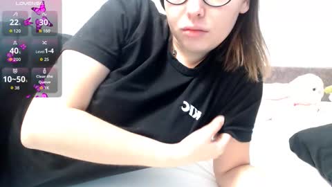 Snapshot of genev__ievee chatting on January 14, 2026, 6:52 am genev__ievee online show from January 14, 2026, 6:52 am