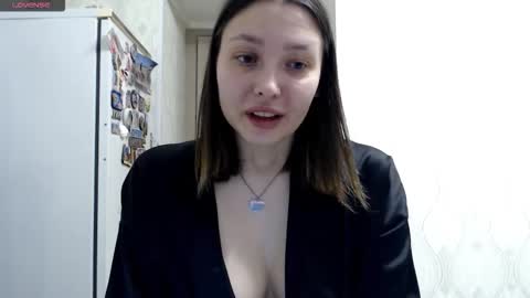 genev__ievee online show from March 11, 2026, 4:35 pm