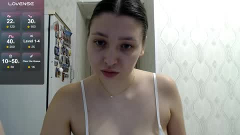 genev__ievee online show from May 27, 2026, 6:16 pm