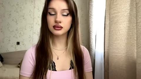 Mia online show from June 24, 2026, 5:39 am