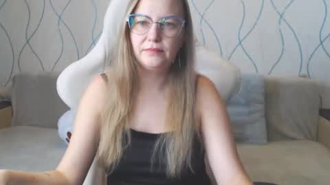 Snapshot of gentle69girl chatting on December 2, 2025, 6:19 am Alice online show from December 2, 2025, 6:19 am