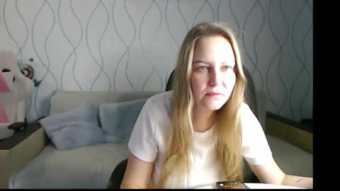 Snapshot of gentle69girl chatting on December 17, 2025, 12:44 pm Alice online show from December 17, 2025, 12:44 pm