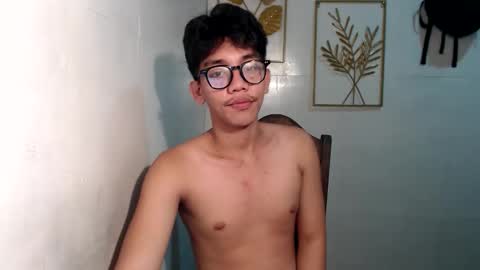 Snapshot of gentlemanlustx chatting on September 17, 2025, 7:21 am Rayl online show from September 17, 2025, 7:21 am
