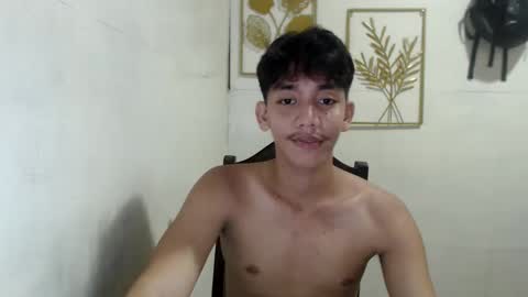 Snapshot of gentlemanlustx chatting on October 3, 2025, 1:52 pm Rayl online show from October 3, 2025, 1:52 pm