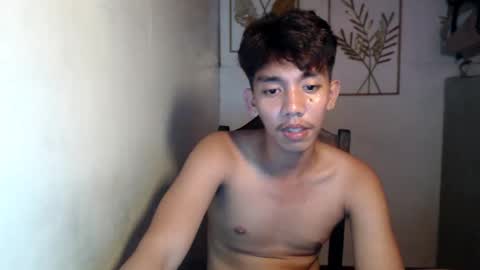 Snapshot of gentlemanlustx chatting on October 22, 2025, 3:40 am Rayl online show from October 22, 2025, 3:40 am