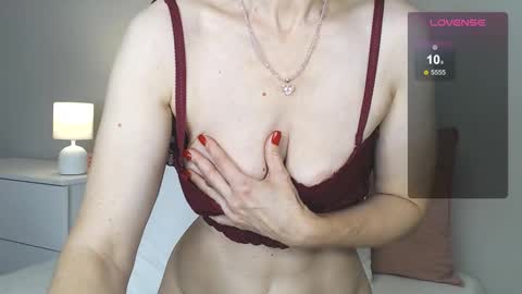 Elena online show from November 2, 2025, 8:17 am