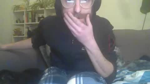 Snapshot of geon2xx chatting on November 11, 2025, 6:52 pm Geon online show from November 11, 2025, 6:52 pm