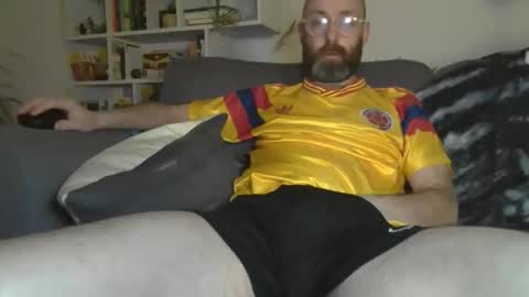 Snapshot of geon2xx chatting on December 2, 2025, 4:18 am Geon online show from December 2, 2025, 4:18 am