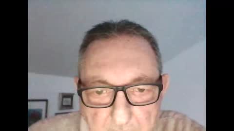 Snapshot of georg1412 chatting on February 17, 2026, 3:40 pm georg1412 online show from February 17, 2026, 3:40 pm