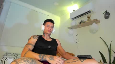 Snapshot of george_prince2 chatting on December 31, 2024, 3:45 am independent model online show from December 31, 2024, 3:45 am