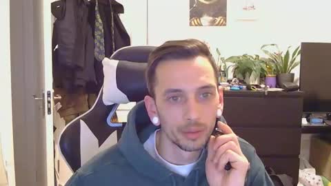 Snapshot of georgek0011 chatting on March 5, 2026, 2:51 am georgek0011 online show from March 5, 2026, 2:51 am