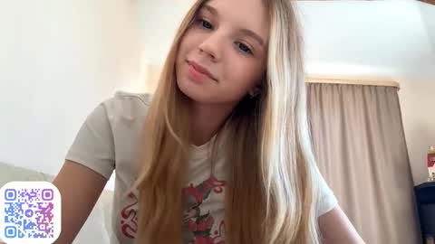Snapshot of georgietiogangco chatting on September 13, 2025, 10:59 am Chloe online show from September 13, 2025, 10:59 am