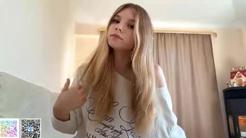 Snapshot of georgietiogangco chatting on October 6, 2025, 10:34 am Chloe online show from October 6, 2025, 10:34 am