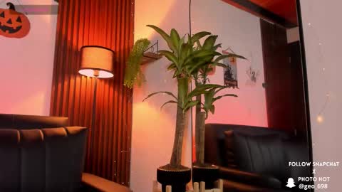 Georgina Caruso online show from October 19, 2025, 4:57 am