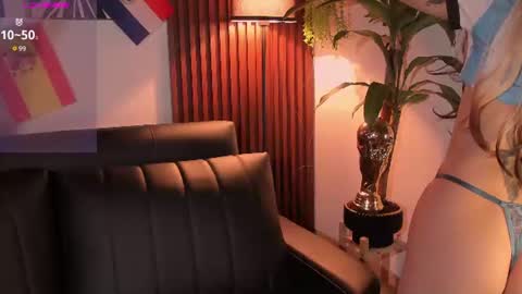 Snapshot of georgina_caruso chatting on July 4, 2026, 11:22 pm Georgina Caruso online show from July 4, 2026, 11:22 pm
