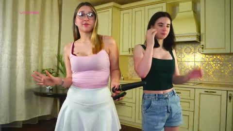 My name is Kelly online show from November 10, 2025, 3:38 am