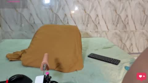 Georgina  online show from October 4, 2025, 8:40 pm