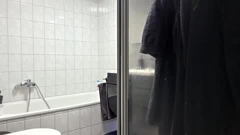 germinator33 online show from November 4, 2025, 8:57 am