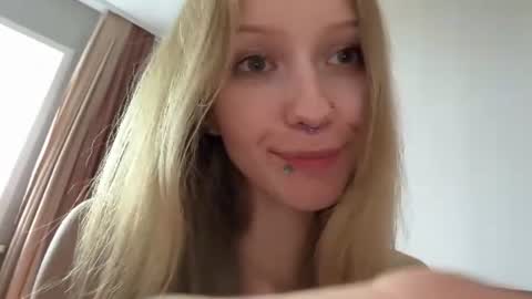 Sophie online show from August 3, 2026, 9:15 am