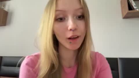 Sophie online show from August 7, 2026, 9:22 am