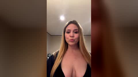 Snapshot of get2thepoin695 chatting on December 17, 2025, 4:24 pm get2thepoin695 online show from December 17, 2025, 4:24 pm