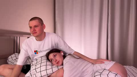 Snapshot of gethigh_ chatting on December 10, 2024, 8:49 pm Liz and Mark online show from December 10, 2024, 8:49 pm