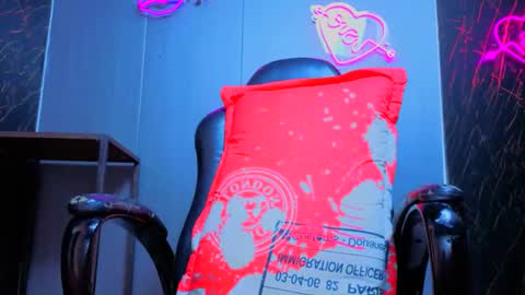 Snapshot of gewn2004 chatting on November 7, 2025, 7:03 pm gewn2004 online show from November 7, 2025, 7:03 pm