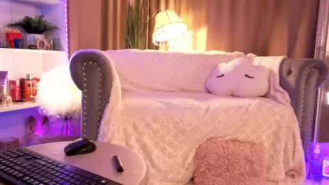 Snapshot of gia_blu chatting on December 2, 2025, 4:13 pm Bianca online show from December 2, 2025, 4:13 pm