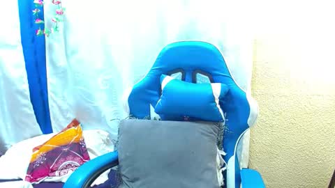 Gia  online show from November 29, 2025, 3:04 pm