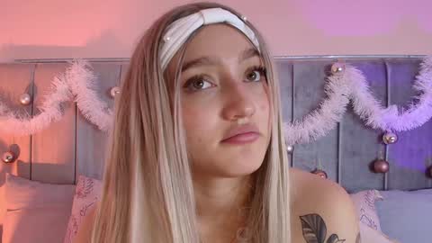 Snapshot of giaa_ross chatting on December 30, 2024, 5:55 pm Gia online show from December 30, 2024, 5:55 pm