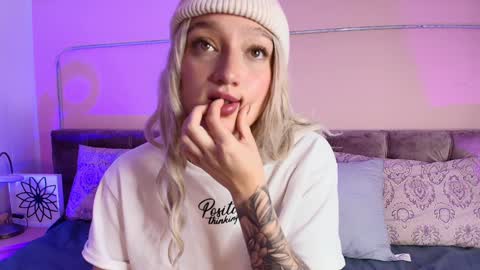 Snapshot of giaa_ross chatting on January 27, 2025, 2:24 pm Gia online show from January 27, 2025, 2:24 pm