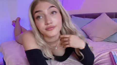 Snapshot of giaa_ross chatting on January 30, 2025, 5:49 pm Gia online show from January 30, 2025, 5:49 pm