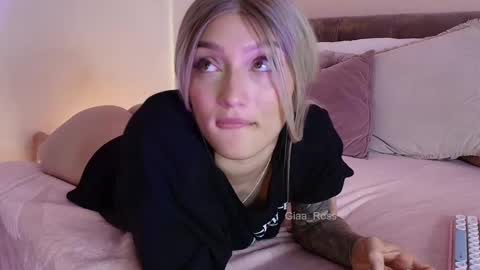 Snapshot of giaa_ross chatting on February 19, 2025, 6:21 pm Gia online show from February 19, 2025, 6:21 pm