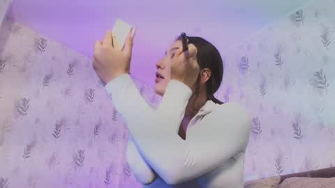 Gia online show from November 7, 2025, 1:00 pm