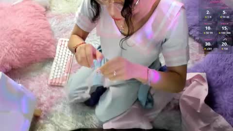 giaa rossi online show from October 7, 2025, 2:14 pm