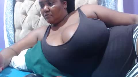 Snapshot of gianttitts chatting on January 31, 2025, 7:51 pm gianttitts online show from January 31, 2025, 7:51 pm