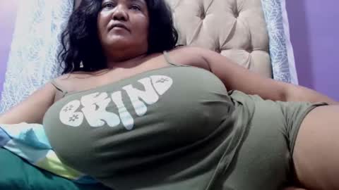 Snapshot of gianttitts chatting on March 2, 2025, 9:01 pm gianttitts online show from March 2, 2025, 9:01 pm