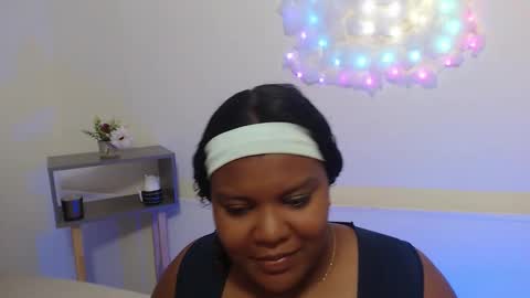 Snapshot of gibi_laurent chatting on May 30, 2026, 1:30 pm gibi_laurent online show from May 30, 2026, 1:30 pm