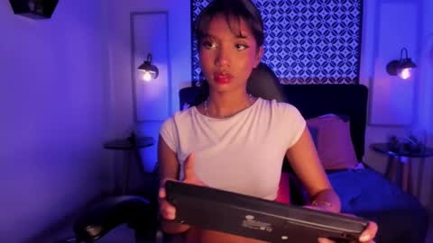 Snapshot of gigi_strawberry chatting on March 5, 2025, 10:33 am GIGI online show from March 5, 2025, 10:33 am