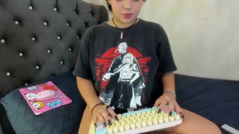 Snapshot of gigi_wet chatting on December 18, 2025, 7:14 am Gigi online show from December 18, 2025, 7:14 am