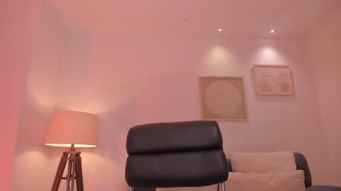 Snapshot of gigilee_ chatting on December 6, 2024, 6:04 am GIGI online show from December 6, 2024, 6:04 am