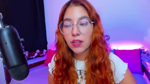 Snapshot of gigimooon chatting on September 14, 2025, 11:59 pm gigimooon online show from September 14, 2025, 11:59 pm