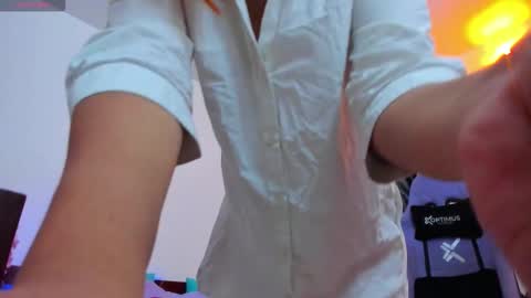 Snapshot of gigimooon chatting on February 9, 2026, 12:03 am gigimooon online show from February 9, 2026, 12:03 am