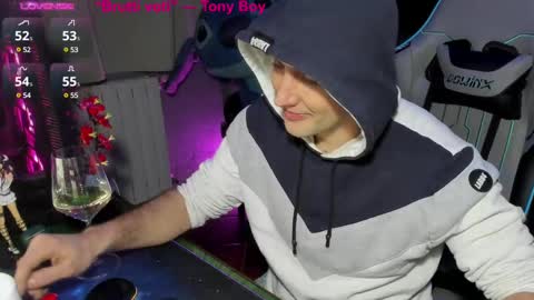 Snapshot of gil_gamesh90 chatting on February 21, 2025, 6:59 pm Mirko online show from February 21, 2025, 6:59 pm