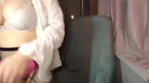 Gill Kelly online show from November 24, 2025, 12:27 pm