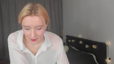 Snapshot of gin_yoon chatting on November 21, 2025, 6:34 am Gin online show from November 21, 2025, 6:34 am