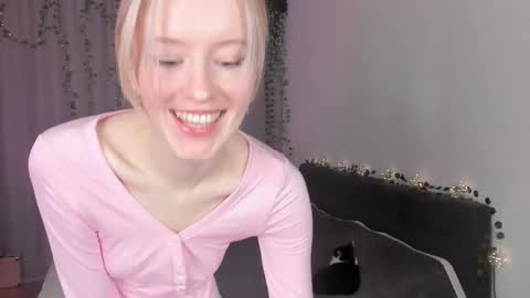 Snapshot of gin_yoon chatting on February 12, 2026, 6:52 am Gin online show from February 12, 2026, 6:52 am