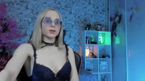 Gina online show from March 27, 2026, 8:26 am
