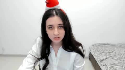 Kate online show from December 21, 2024, 12:27 pm