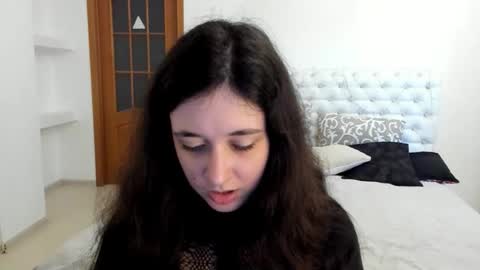 Kate online show from September 26, 2025, 9:57 am